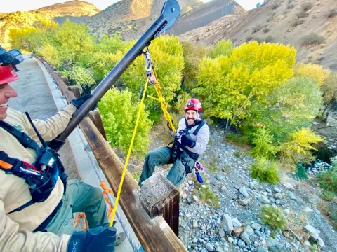 Raising system on a canyon road